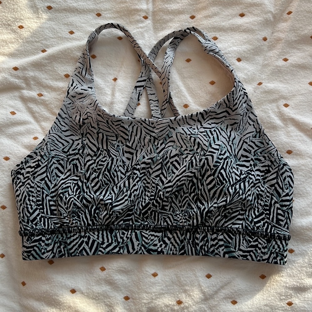 Lululemon sports bra